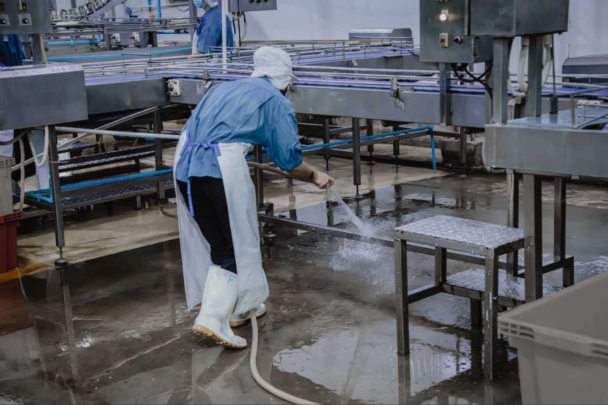 Cleaning access and food-contact materials in gummy machine